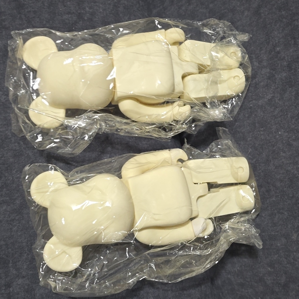 Bear figures
